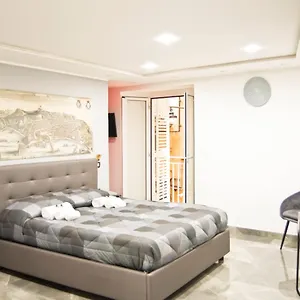 https://suite-napoli-sotterranea-con-jacuzzi.hotels-amalfi.com
